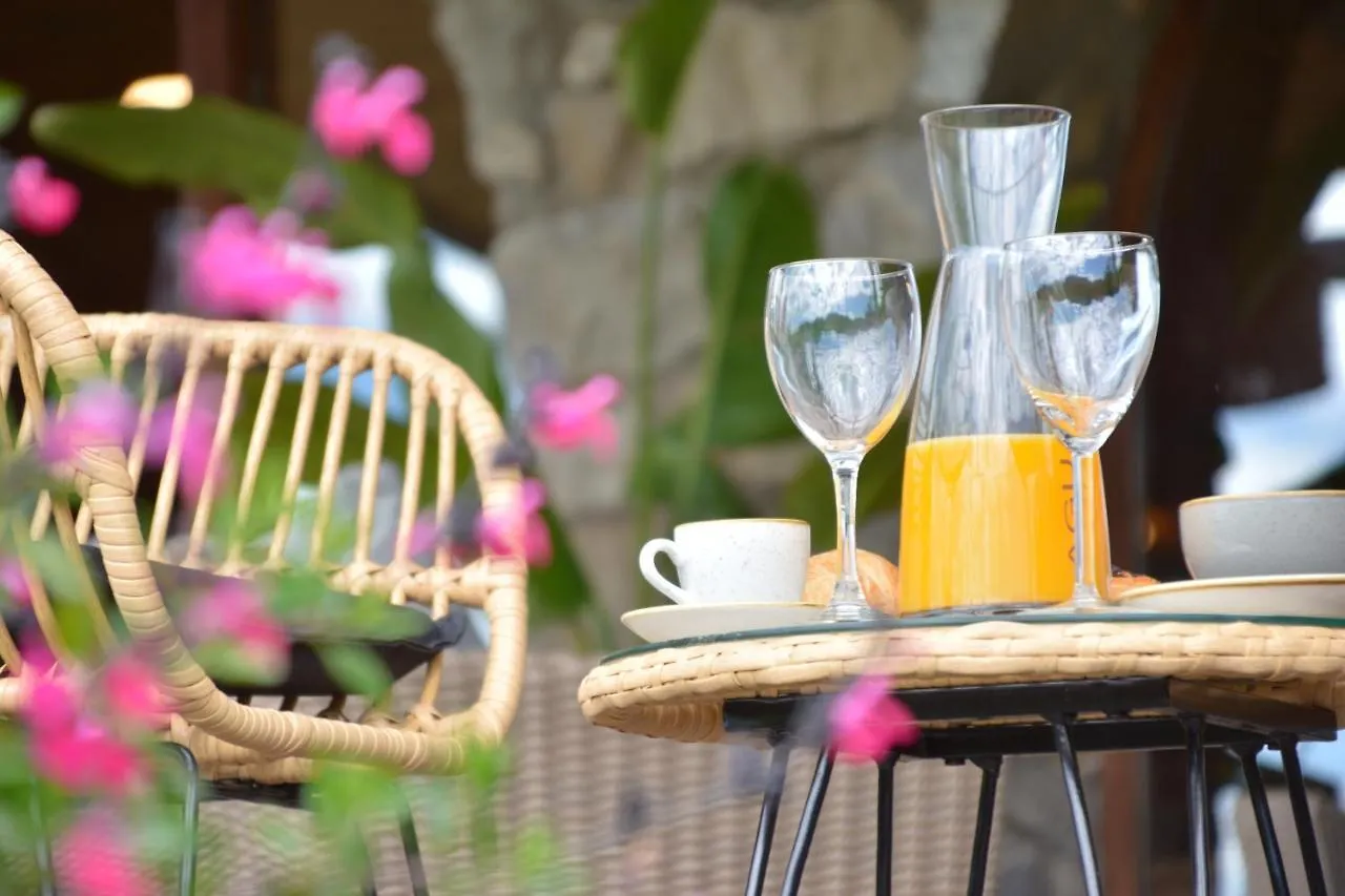 El Jou Nature Sant Corneli Hotel